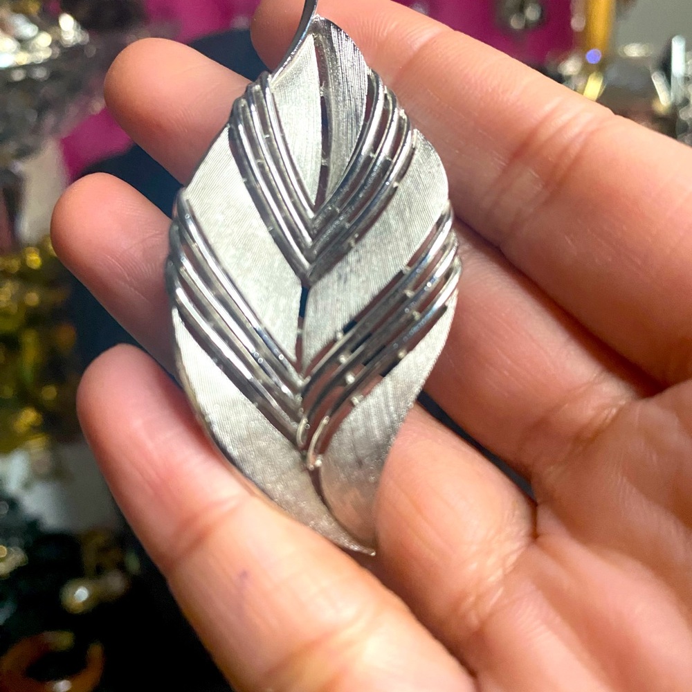 Vintage Signed Trifari silver tone leaf brooch